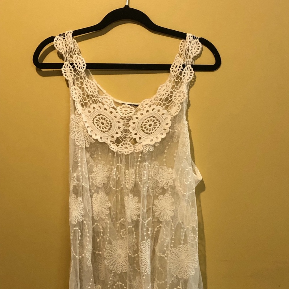 Lace top, creamy color, soft netting, sleeveless